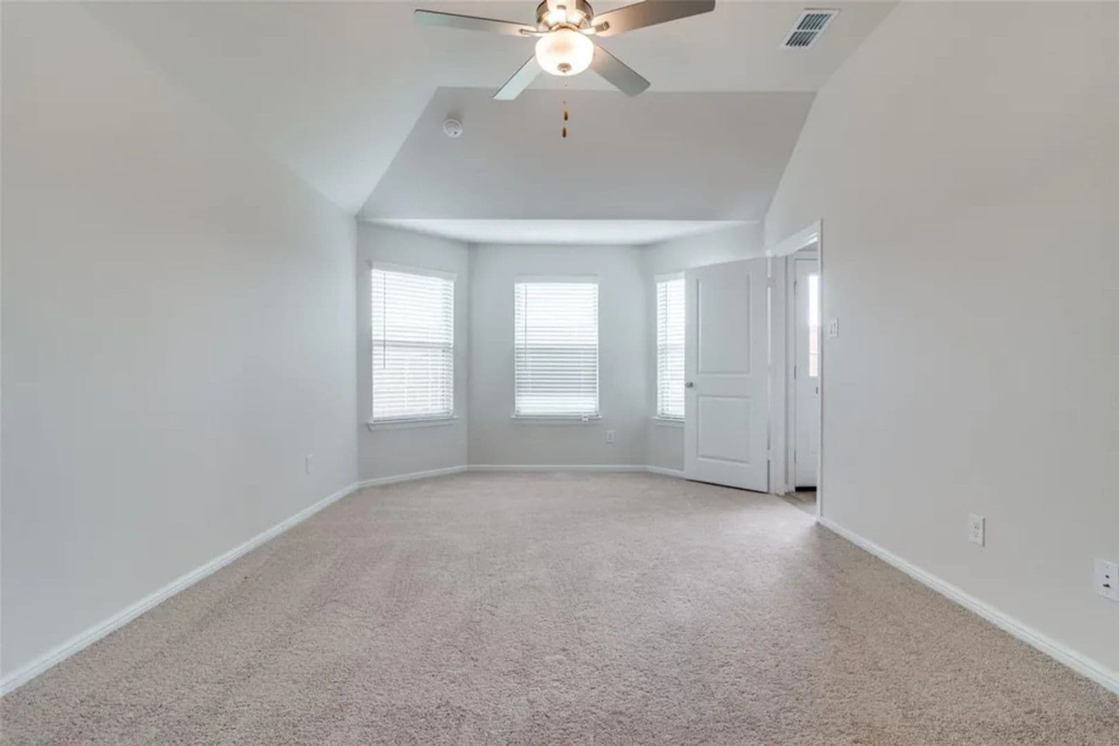 Royse City House: 213 Corcovado Ave