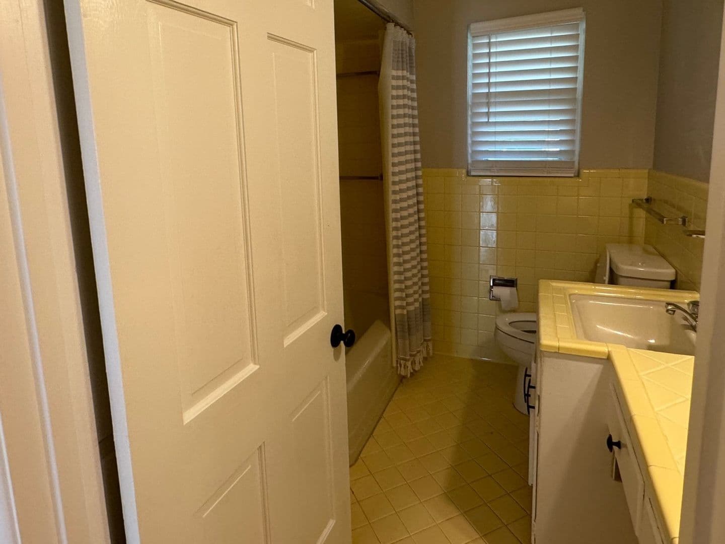 San Antonio House: 322 Shropshire Dr