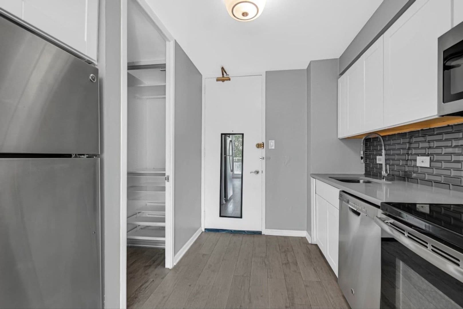 Chicago Condo: 601 E 32nd St