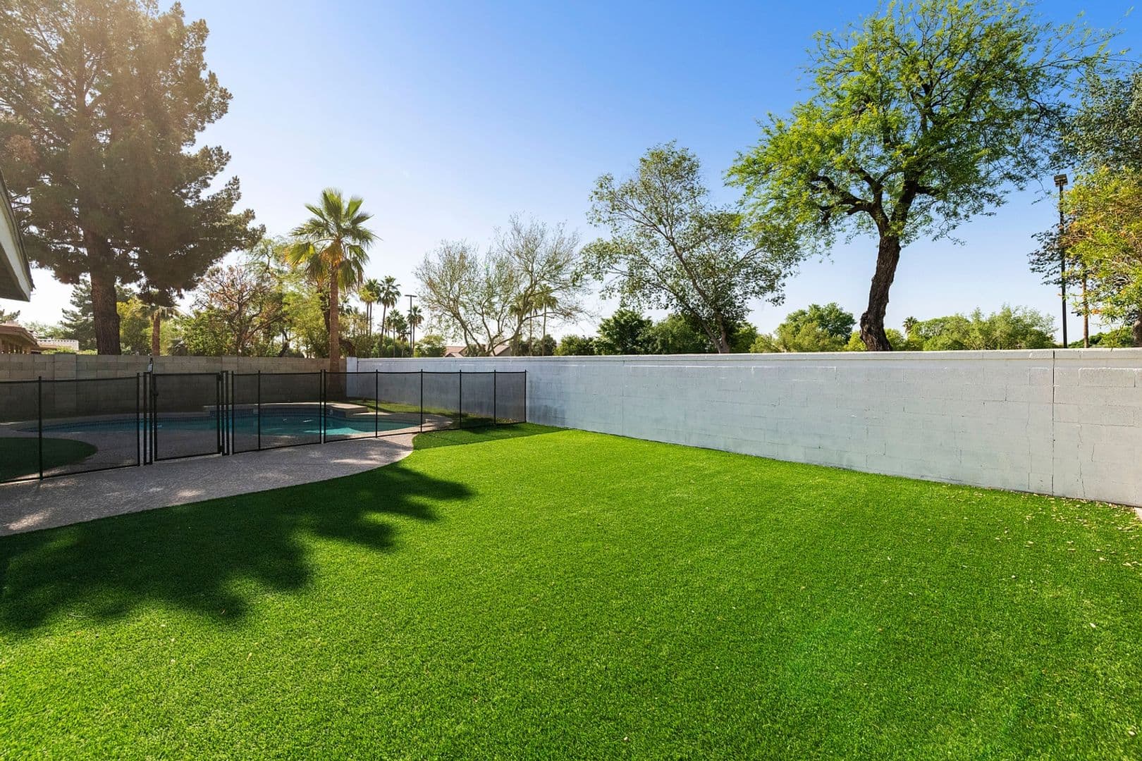 Gilbert House: 351 W Amoroso Dr