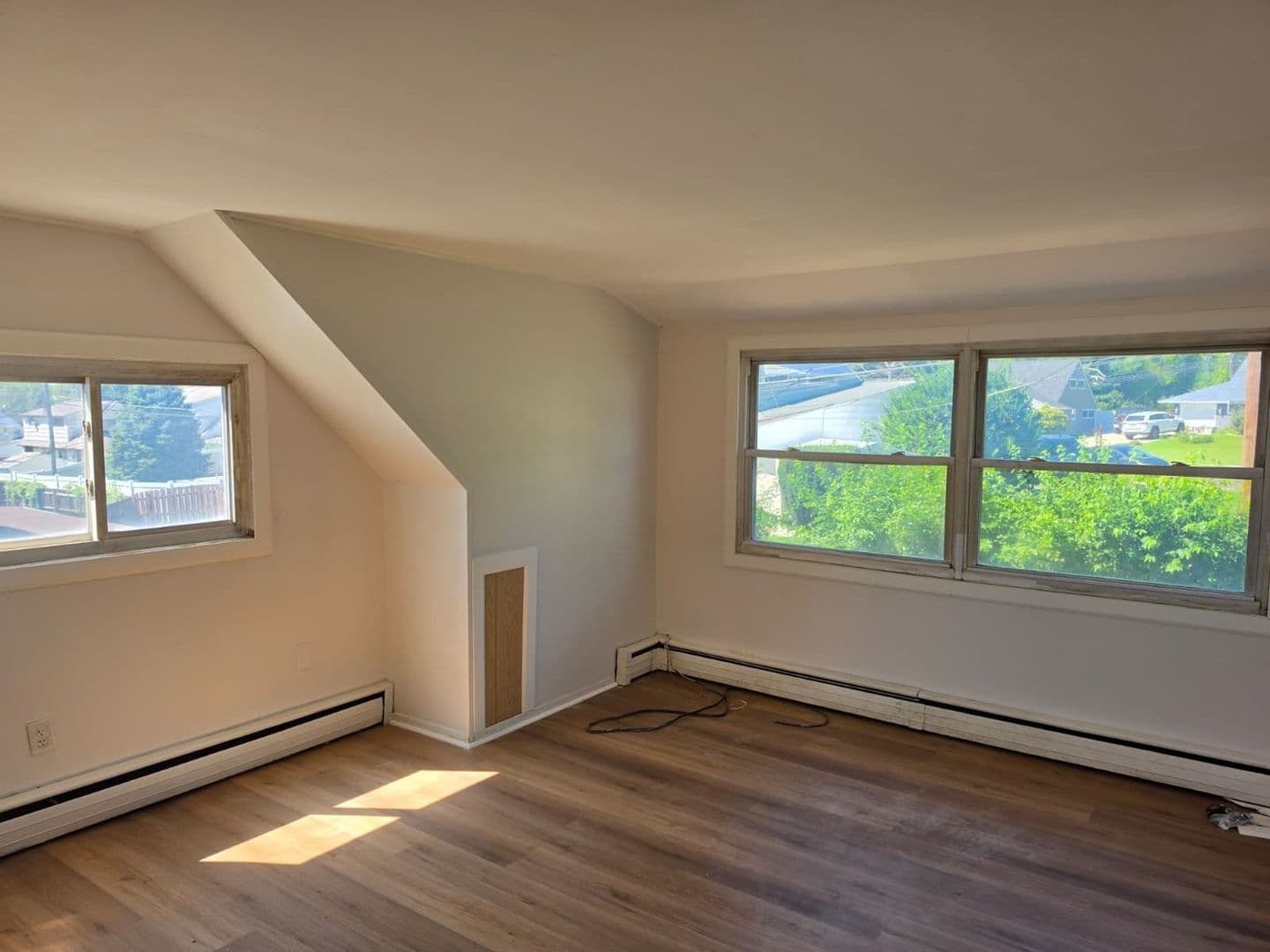 Levittown House: 37 Highland Park Pl