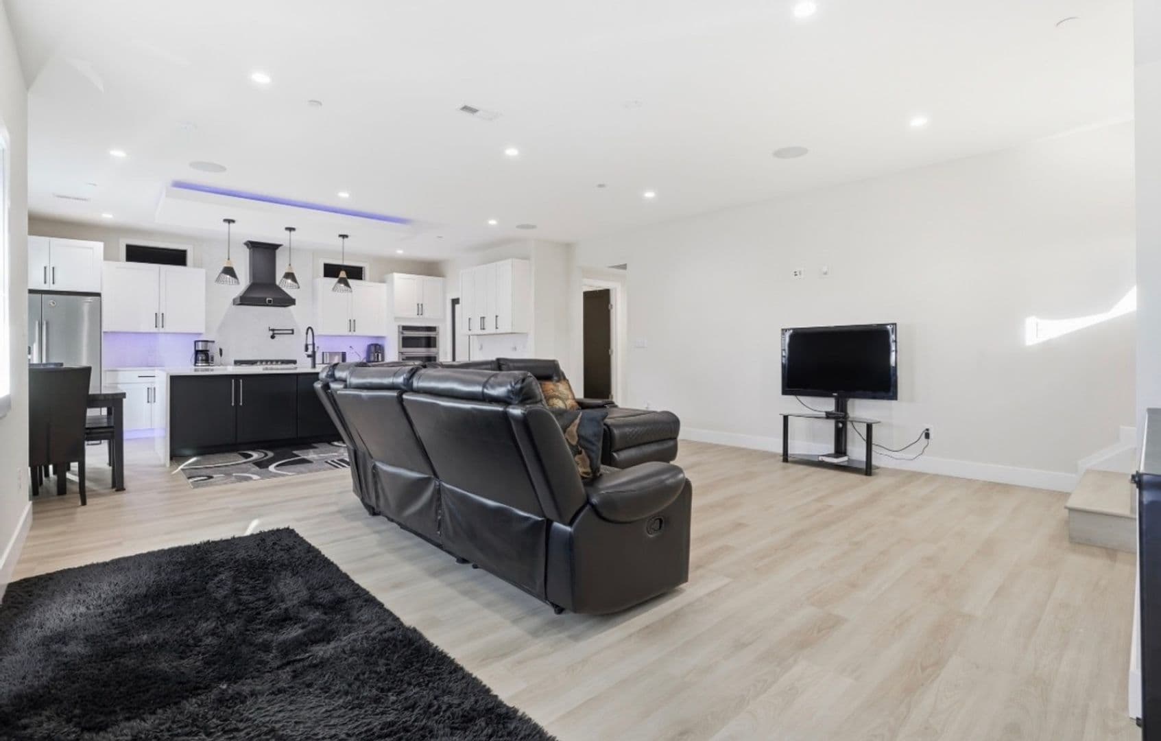 Sparrows Point House: 6931 River Dr Rd