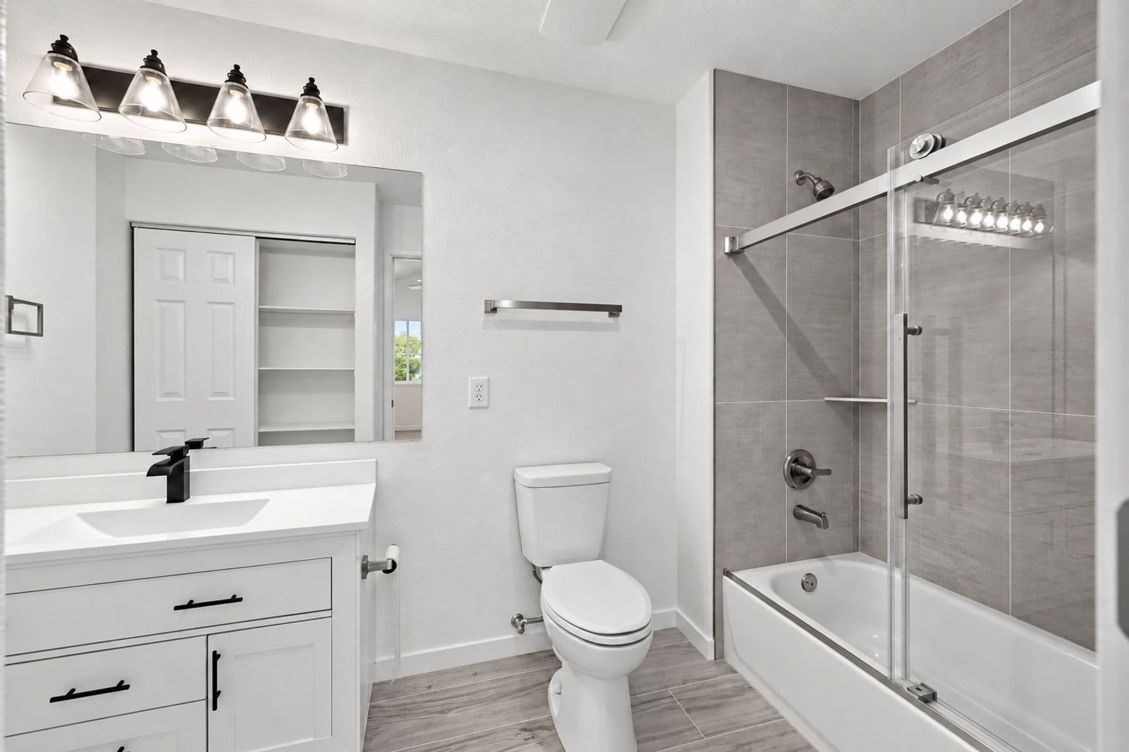Denver House: 6744 Hooker St