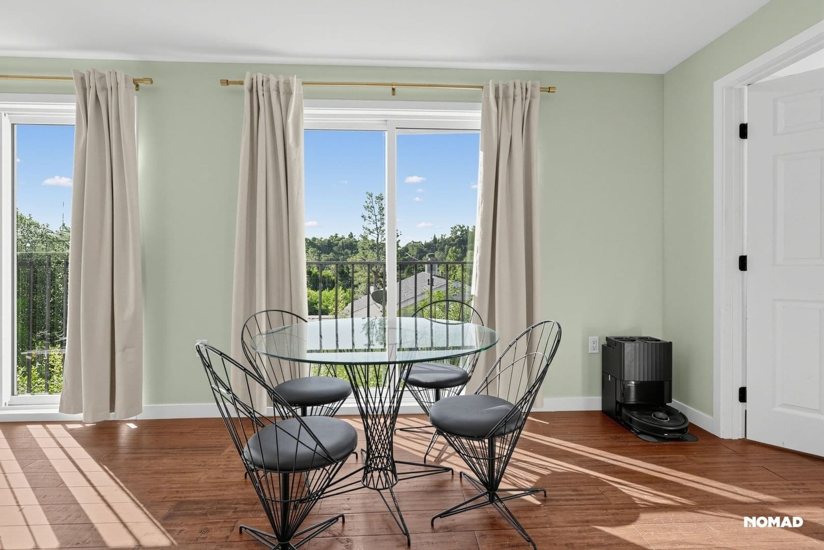 Los Angeles House: 4875 Wicopee Ave