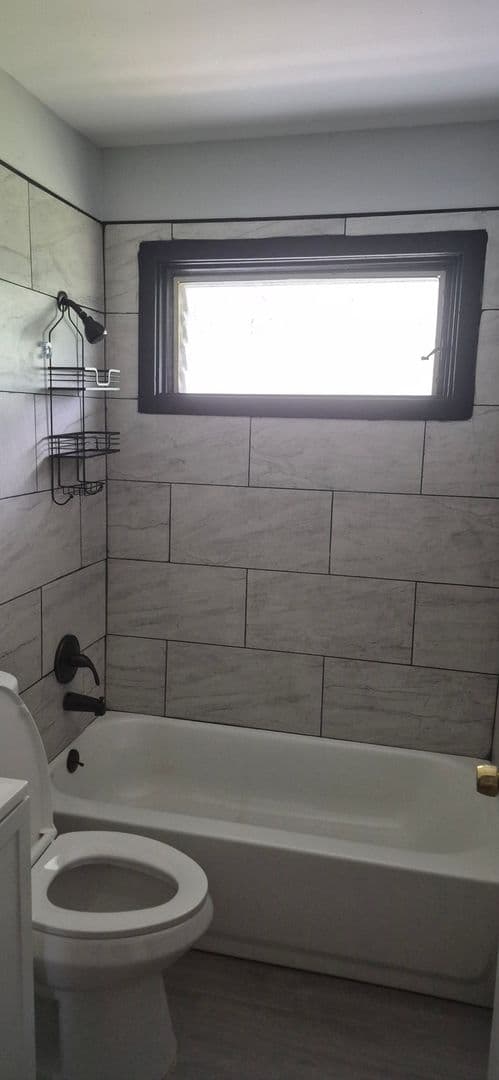 Saint Louis House: 10605 Dunkeld Cir