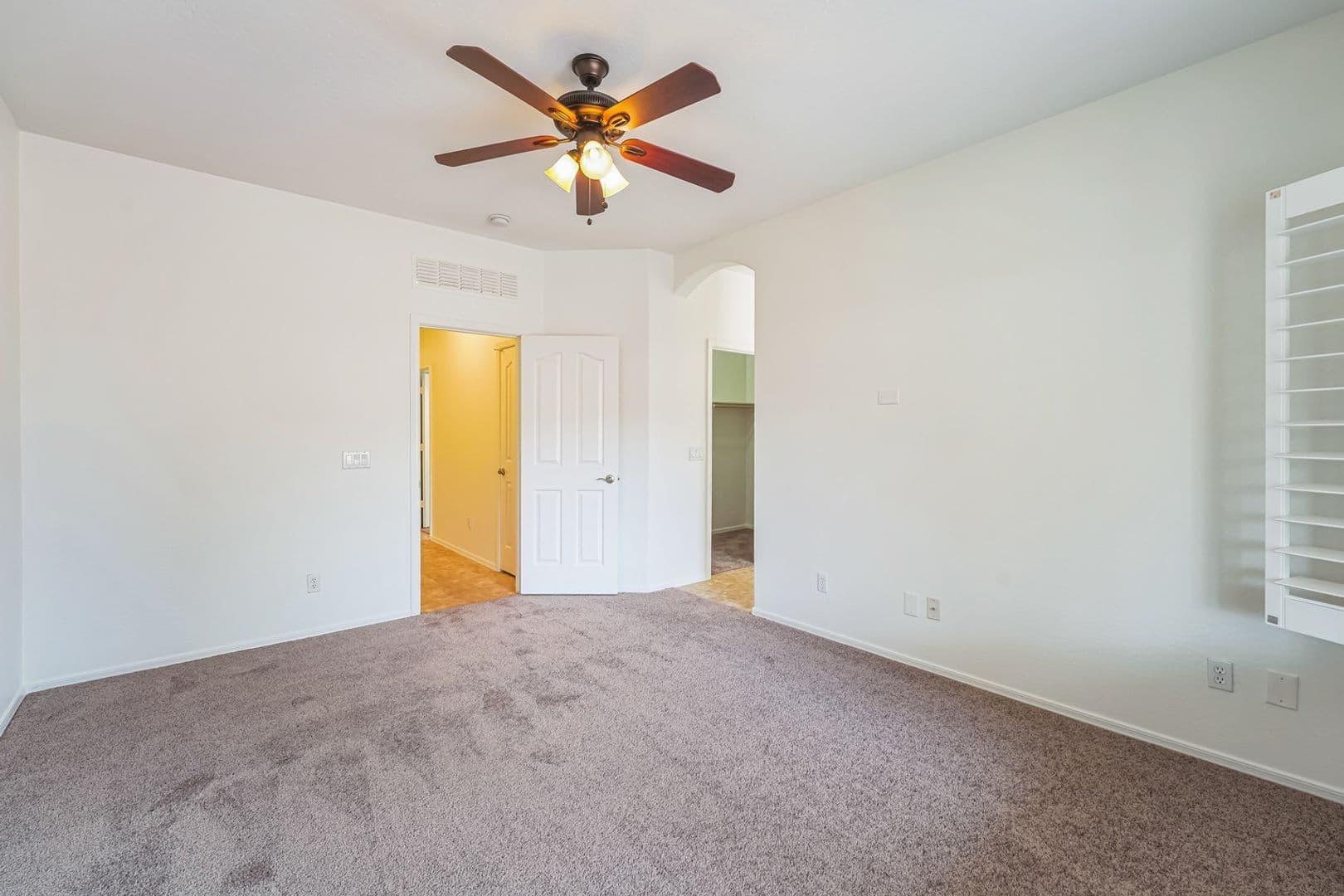 Gilbert House: 1268 E Birdland Dr