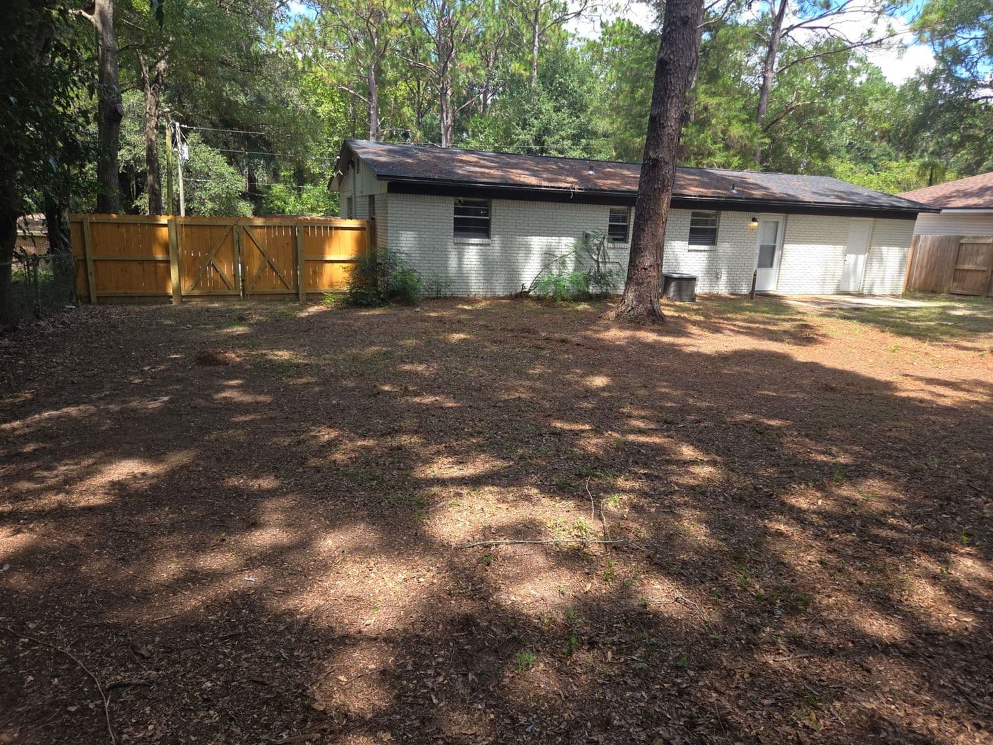 Crestview House: 503 Tall Pines St