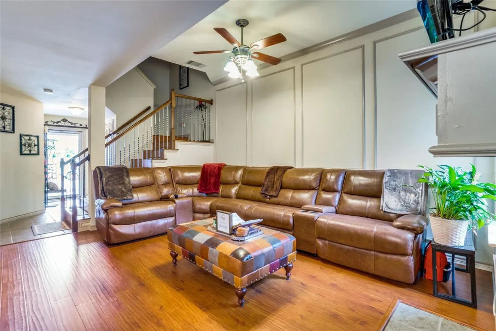 Euless House: 12629 Oceanside Dr