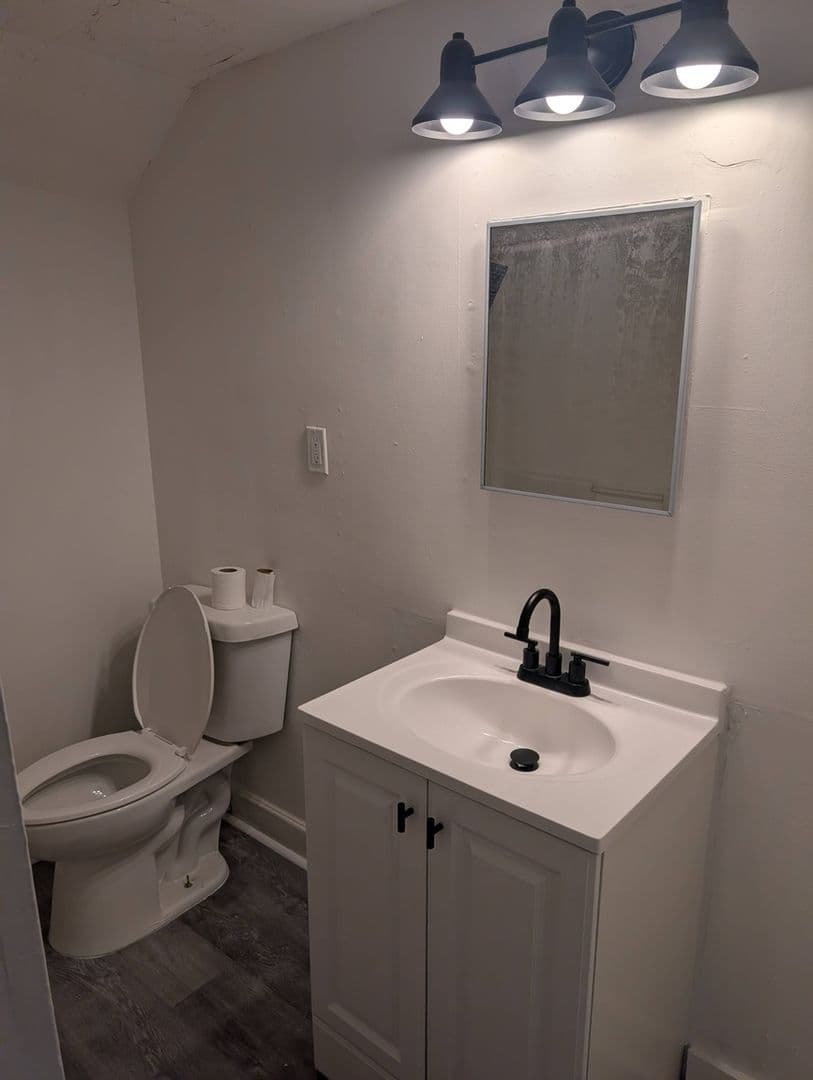 Saginaw Townhome: 1420 Adams St