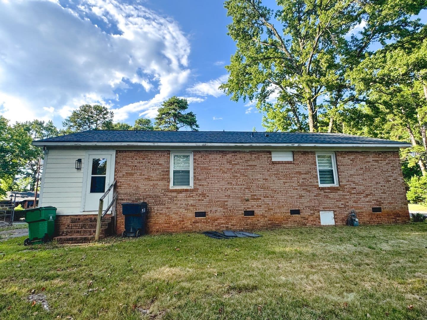 Charlotte House: 2801 Wedgefield Dr
