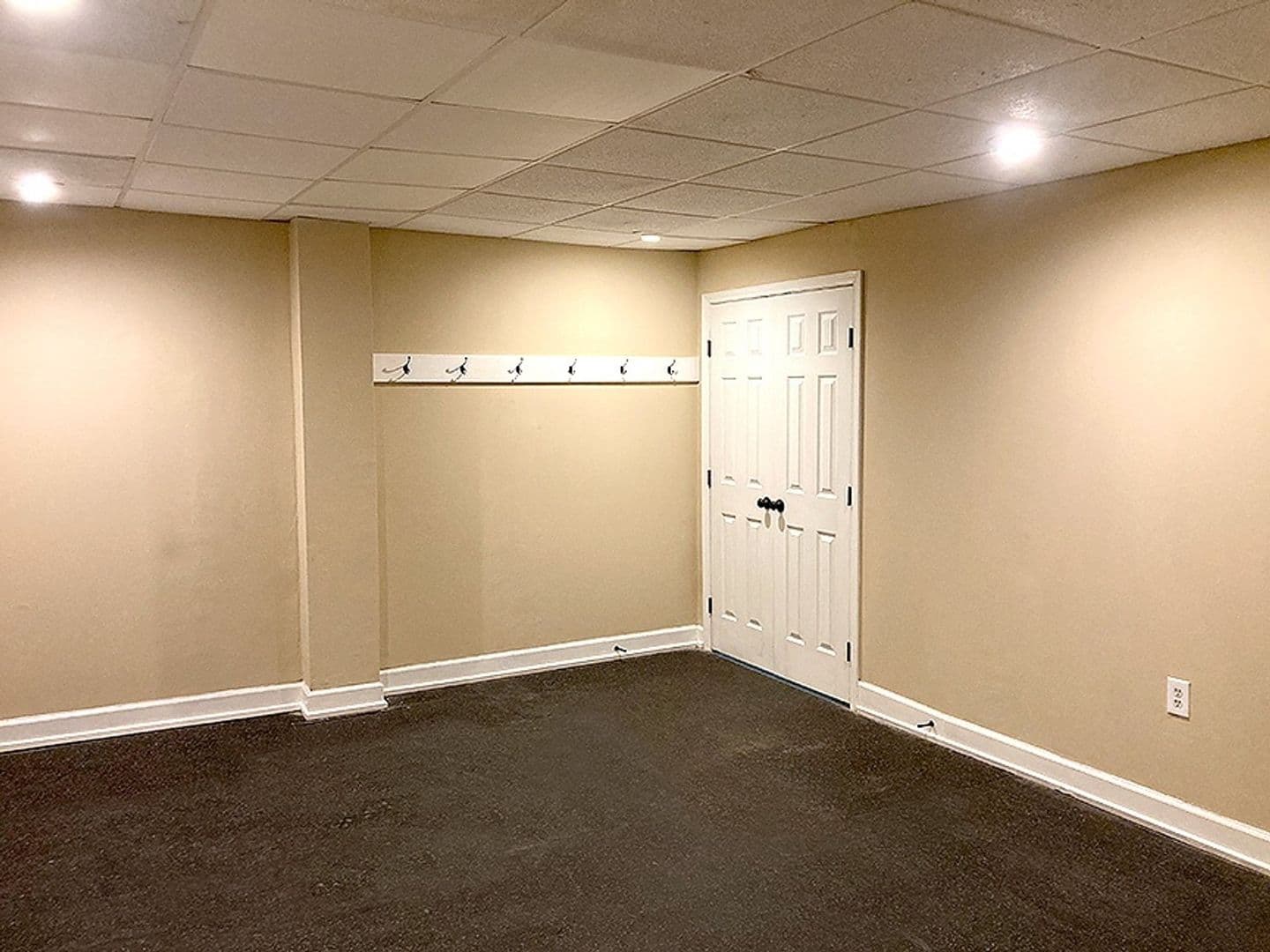 Villa Rica House: 1370 Fernwood Ct