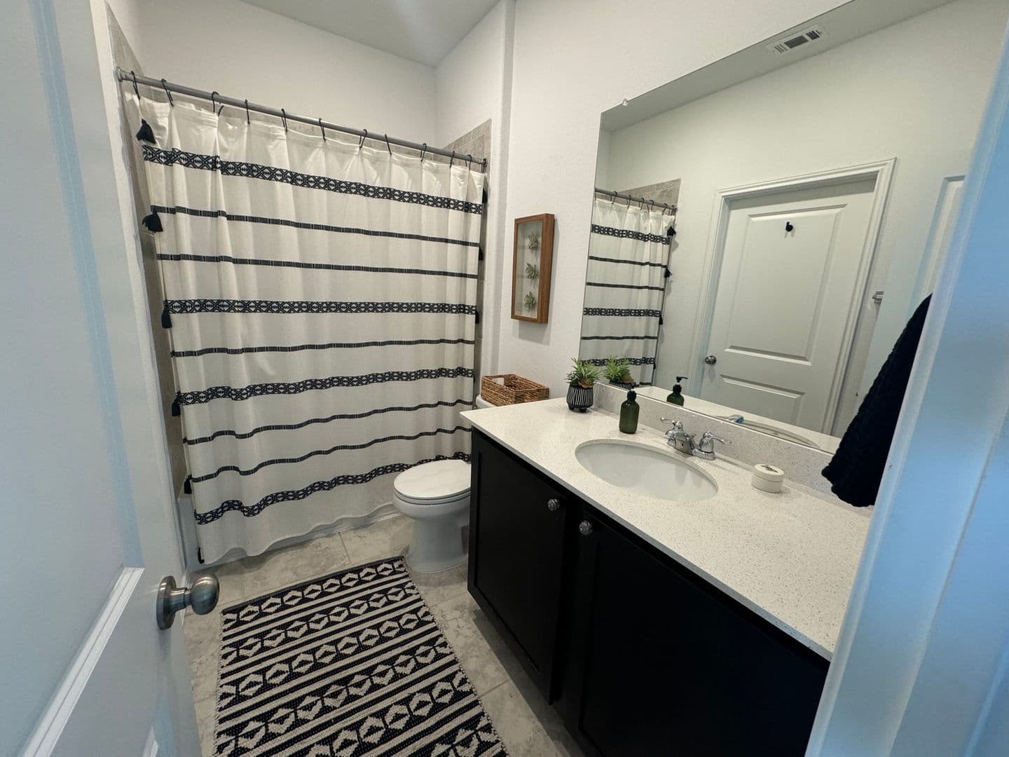 Leander House: 1413 Linwood St