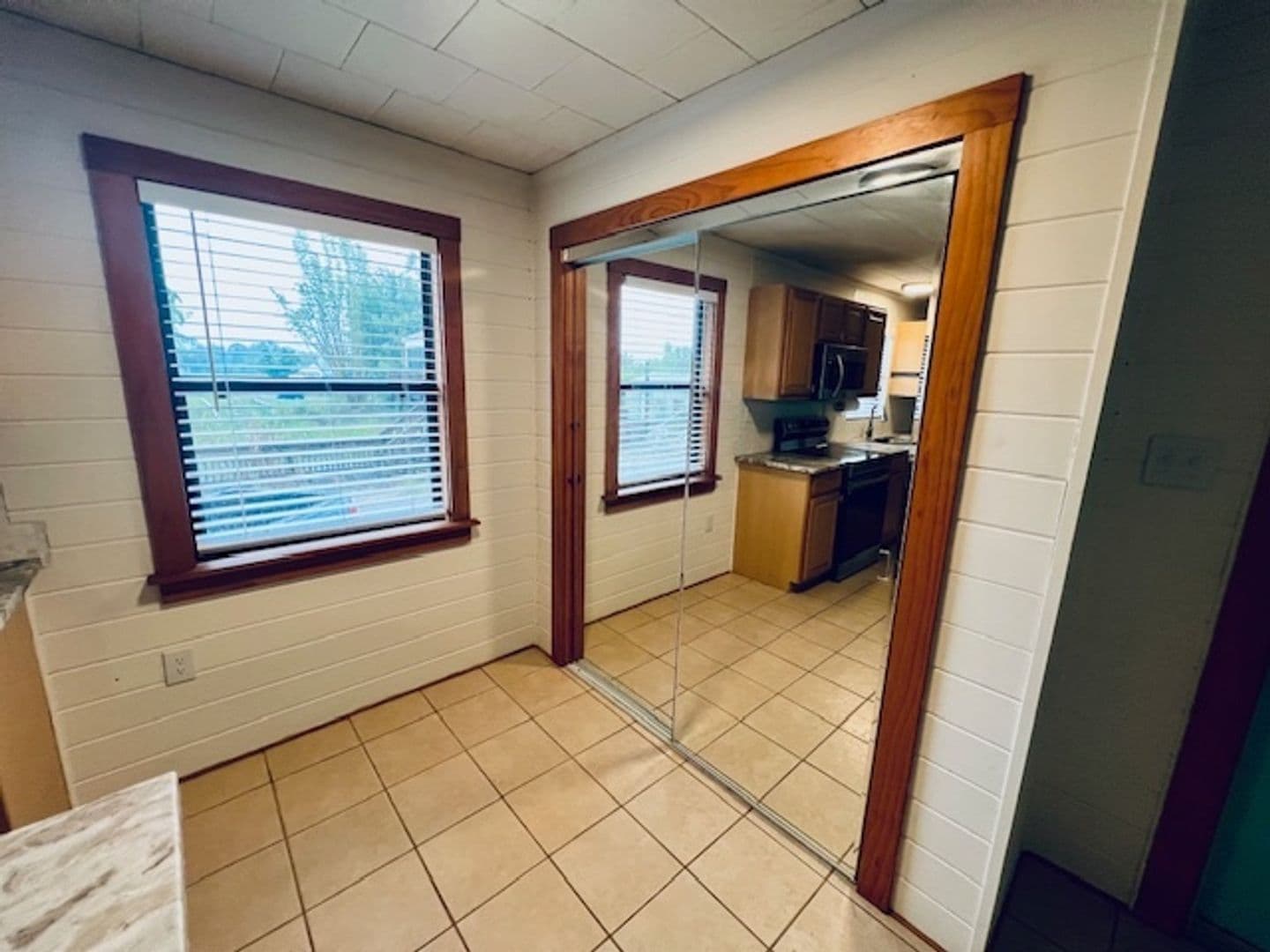Cocoa House: 5749 Lake Poinsett Rd
