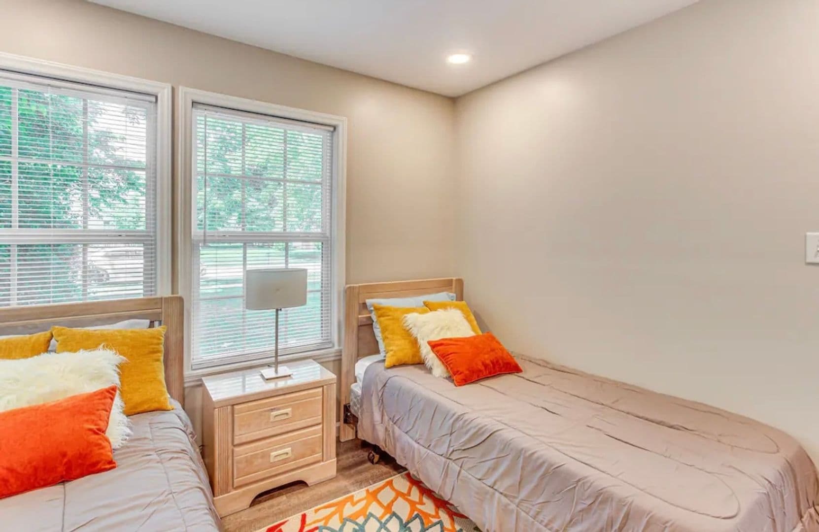 Whiteville House: 208 E Columbus St