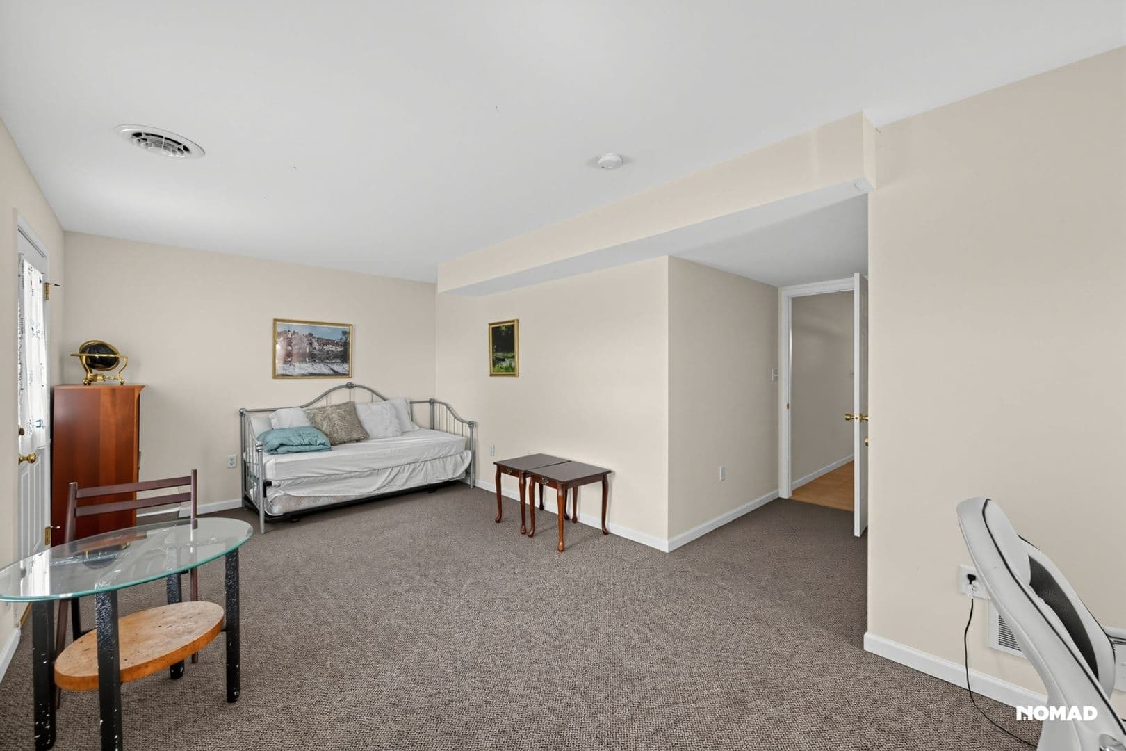 Carlisle Townhome: 318 Sherman Ave