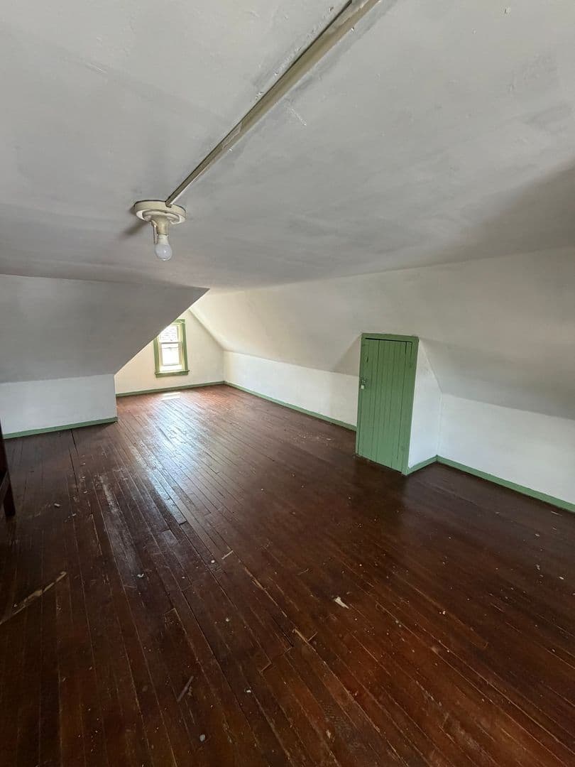 Paulsboro Townhome: 648 Beacon Ave