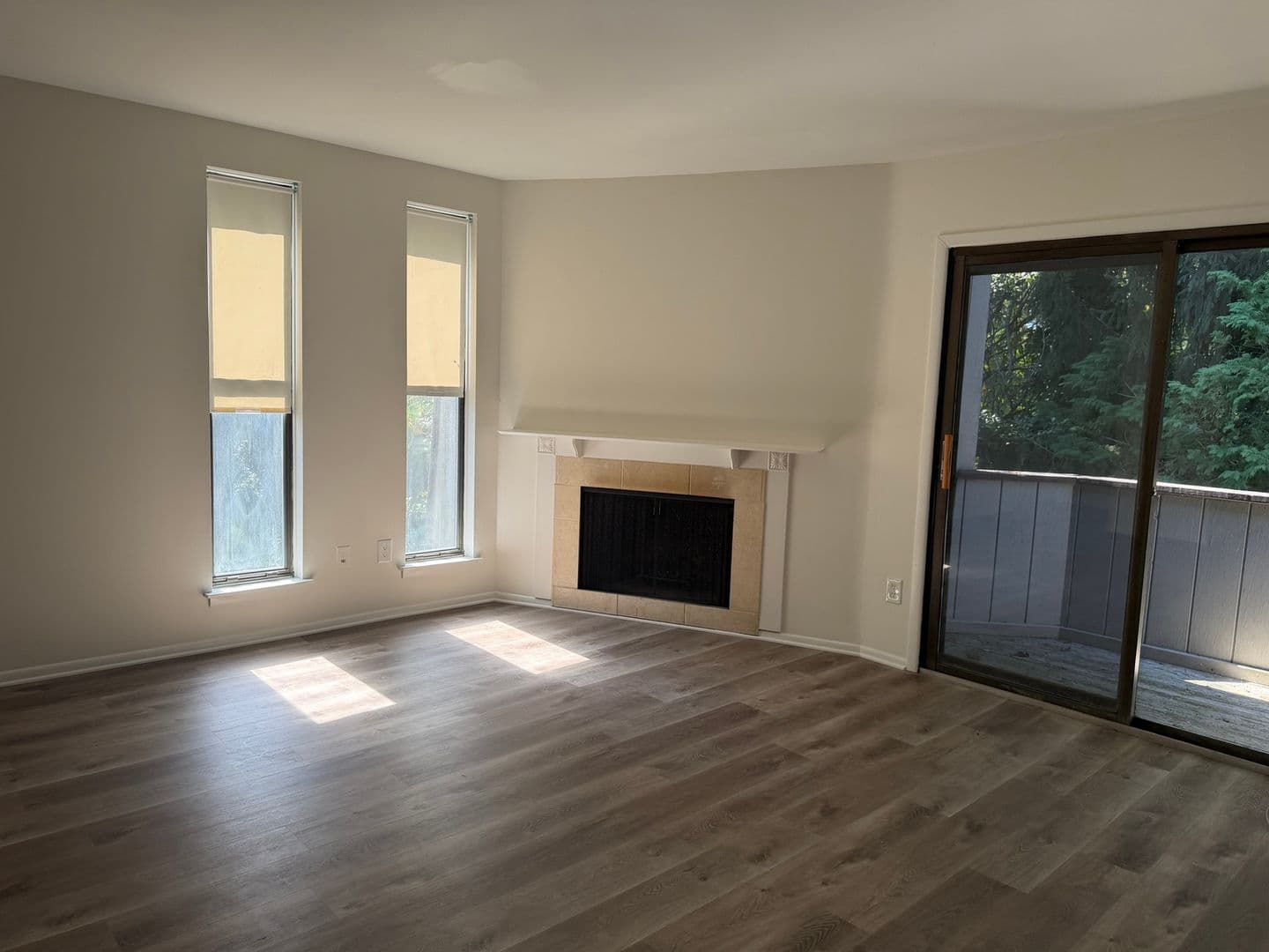 Maple Shade Condo: 25 S Church Rd