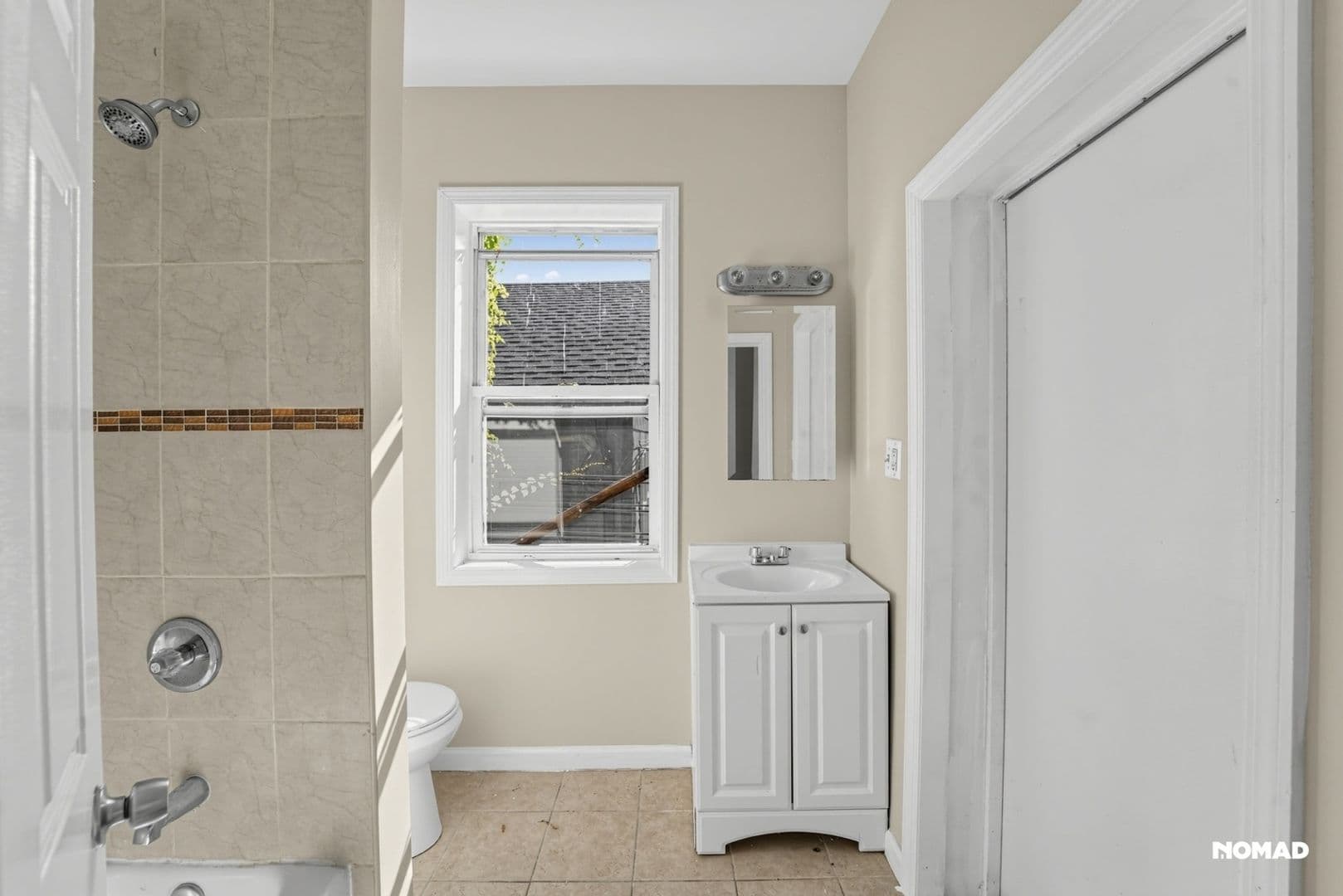 Newark Townhome: 72 Norwood St