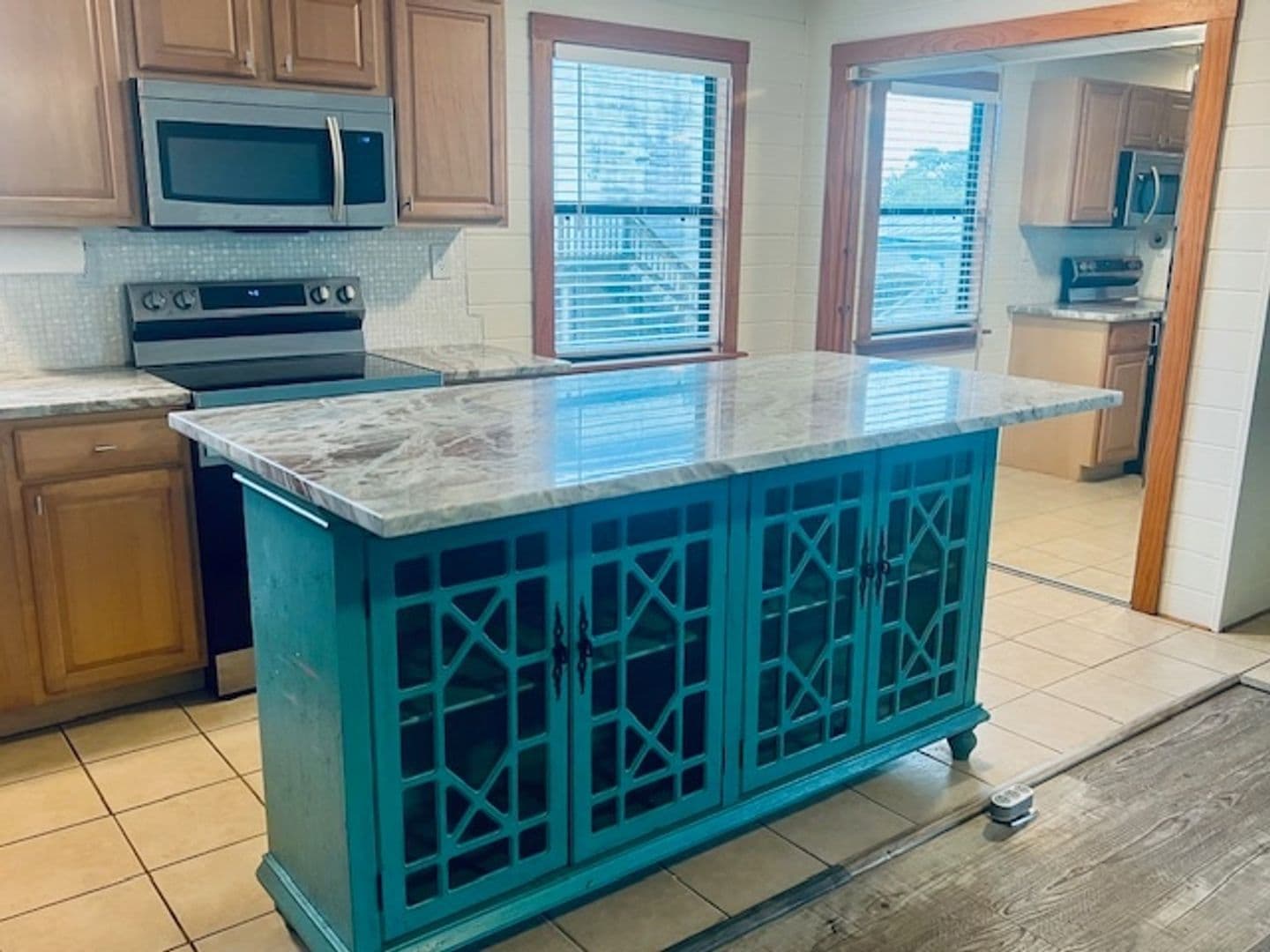 Cocoa House: 5749 Lake Poinsett Rd