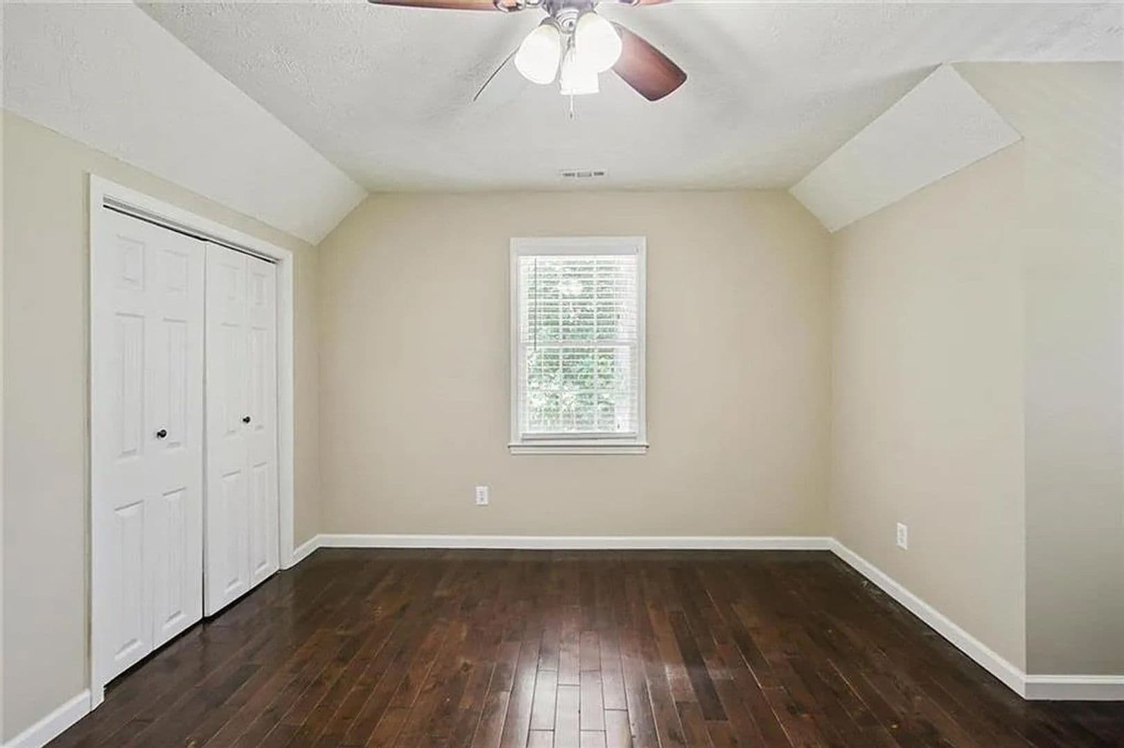 Villa Rica House: 1370 Fernwood Ct