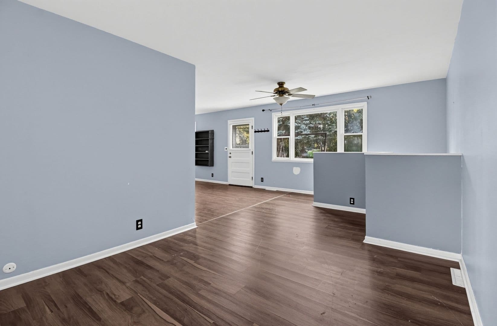 Crystal Lake House: 6414 W Hillside Rd