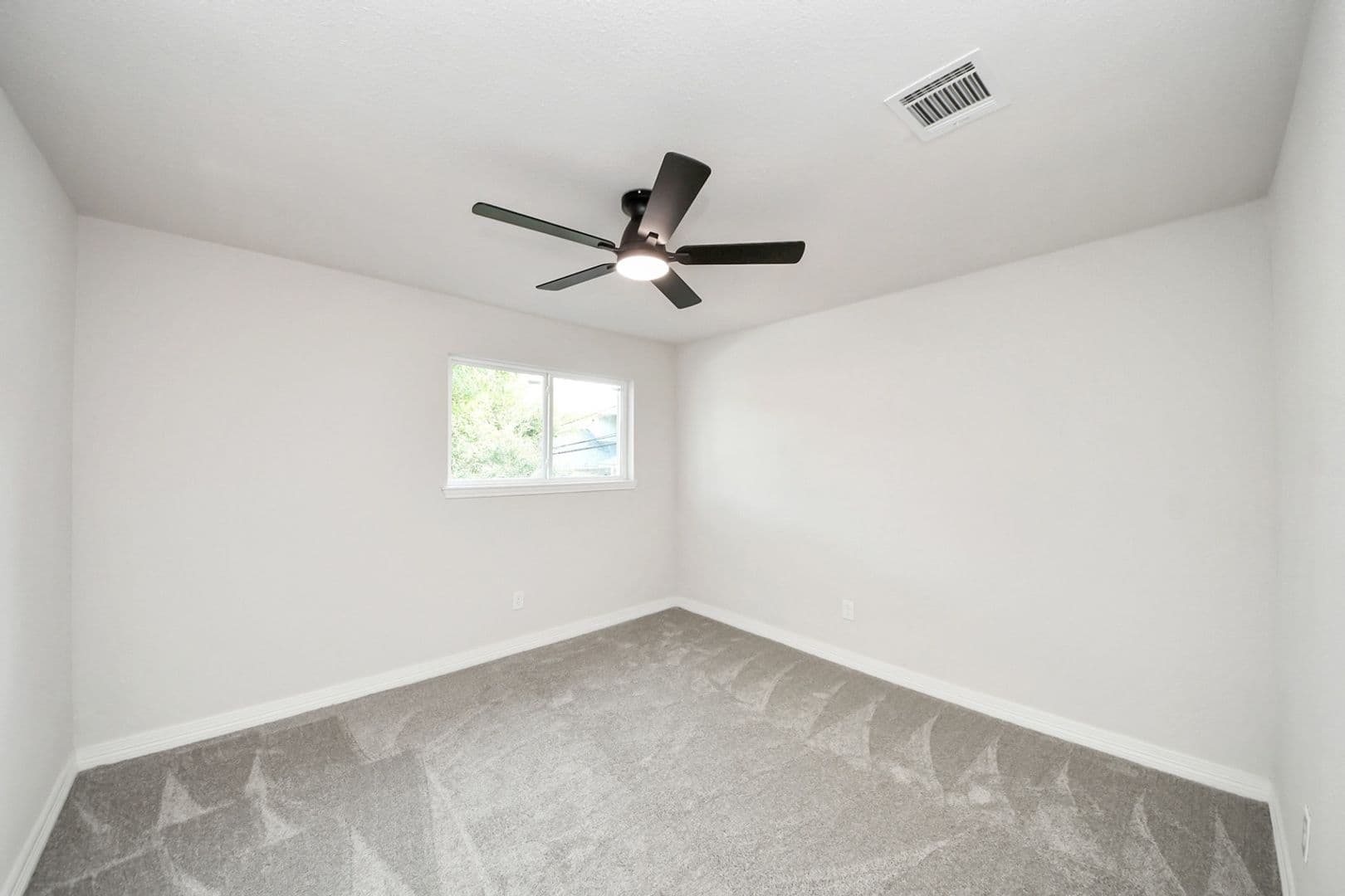 Houston House: 10806 Olympia Dr