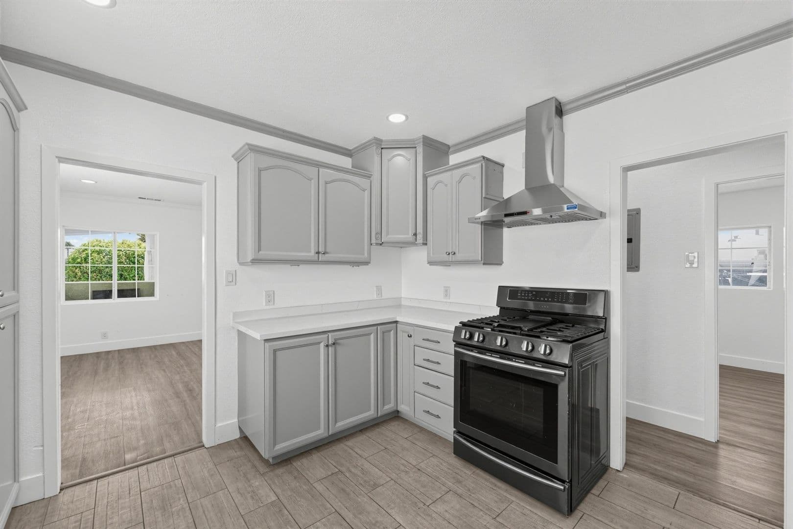 Los Angeles Townhome: 2703 Alsace Ave