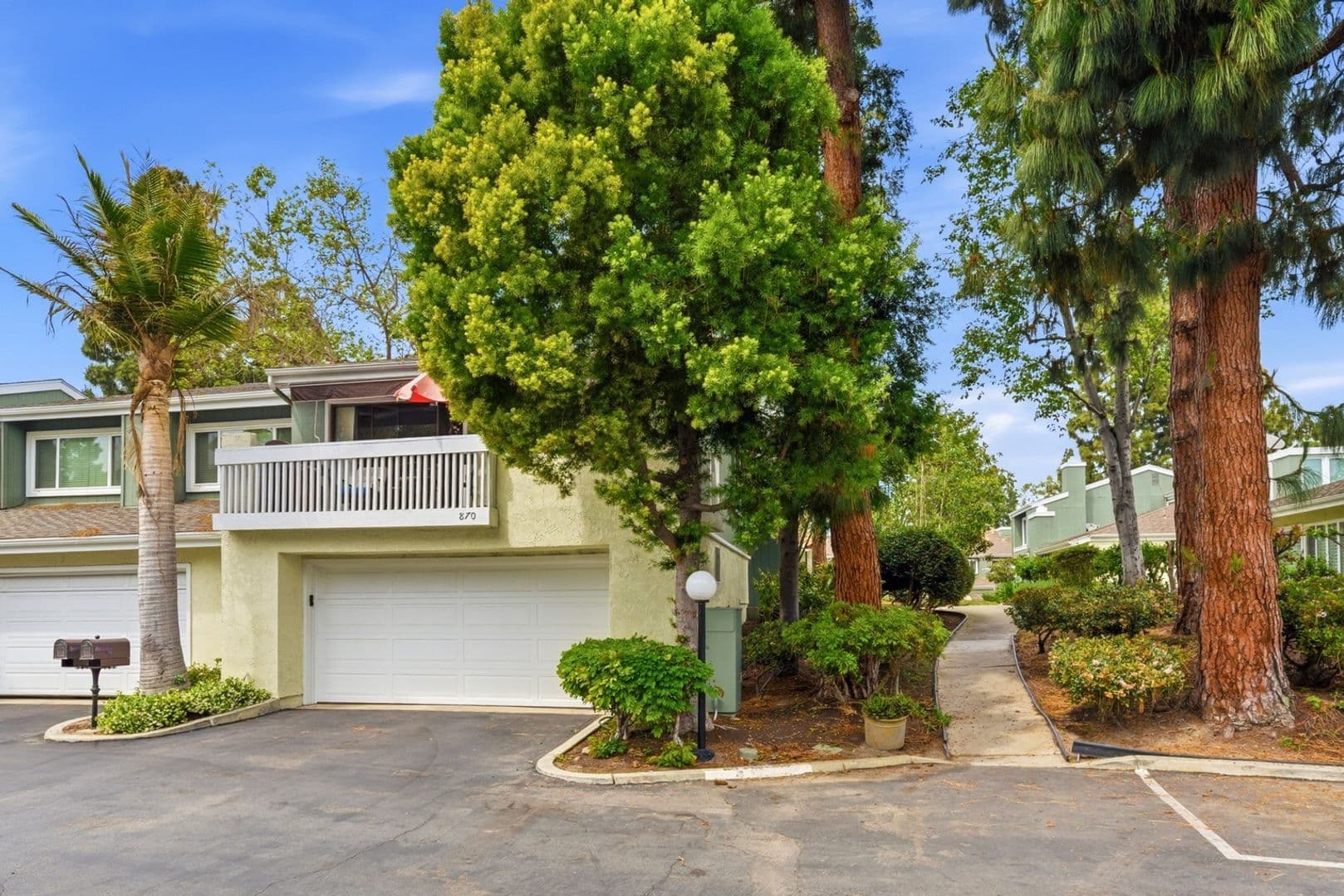 Costa Mesa Condo: 870 Deep Crk