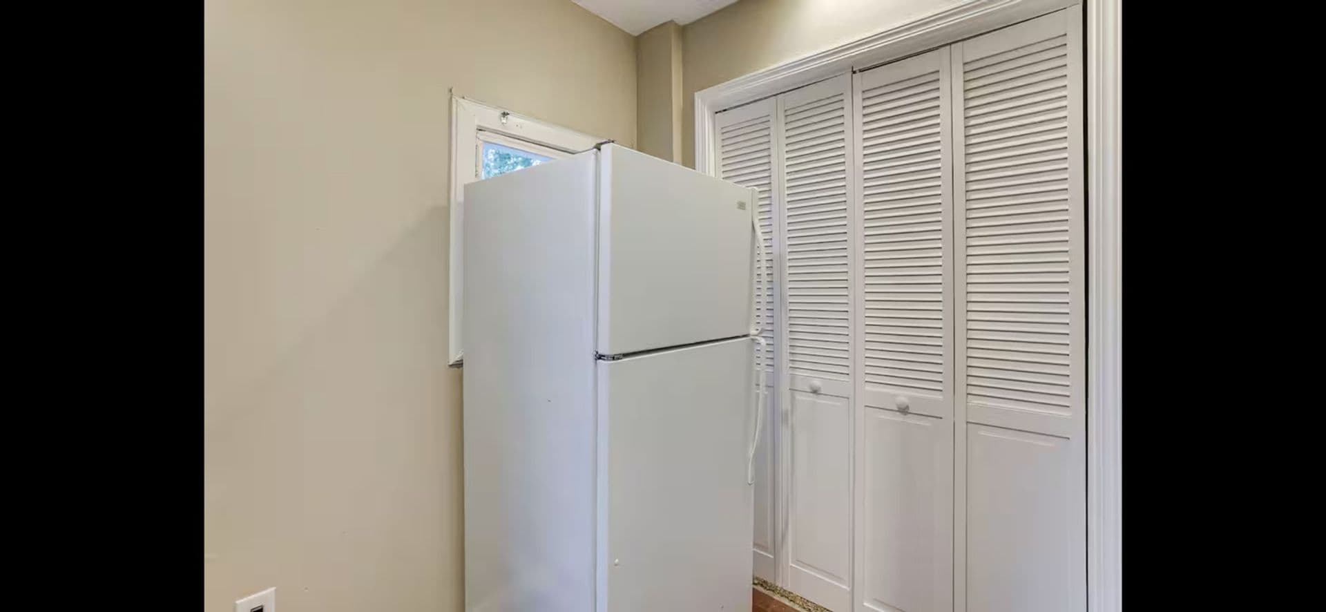 Louisville Townhome: 637 S 44th St