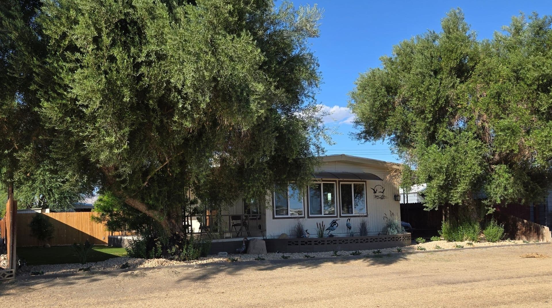 Thousand Palms House: 73537 Algonquin Pl