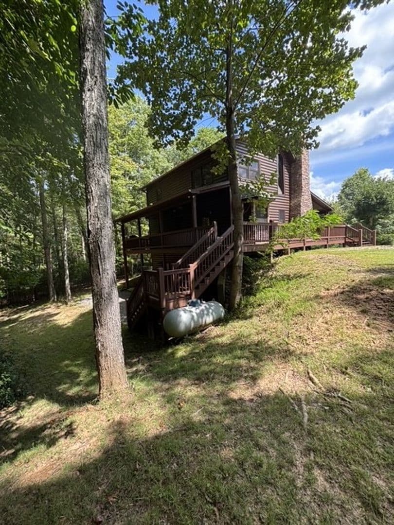 Blairsville House: 161 Clay Dr