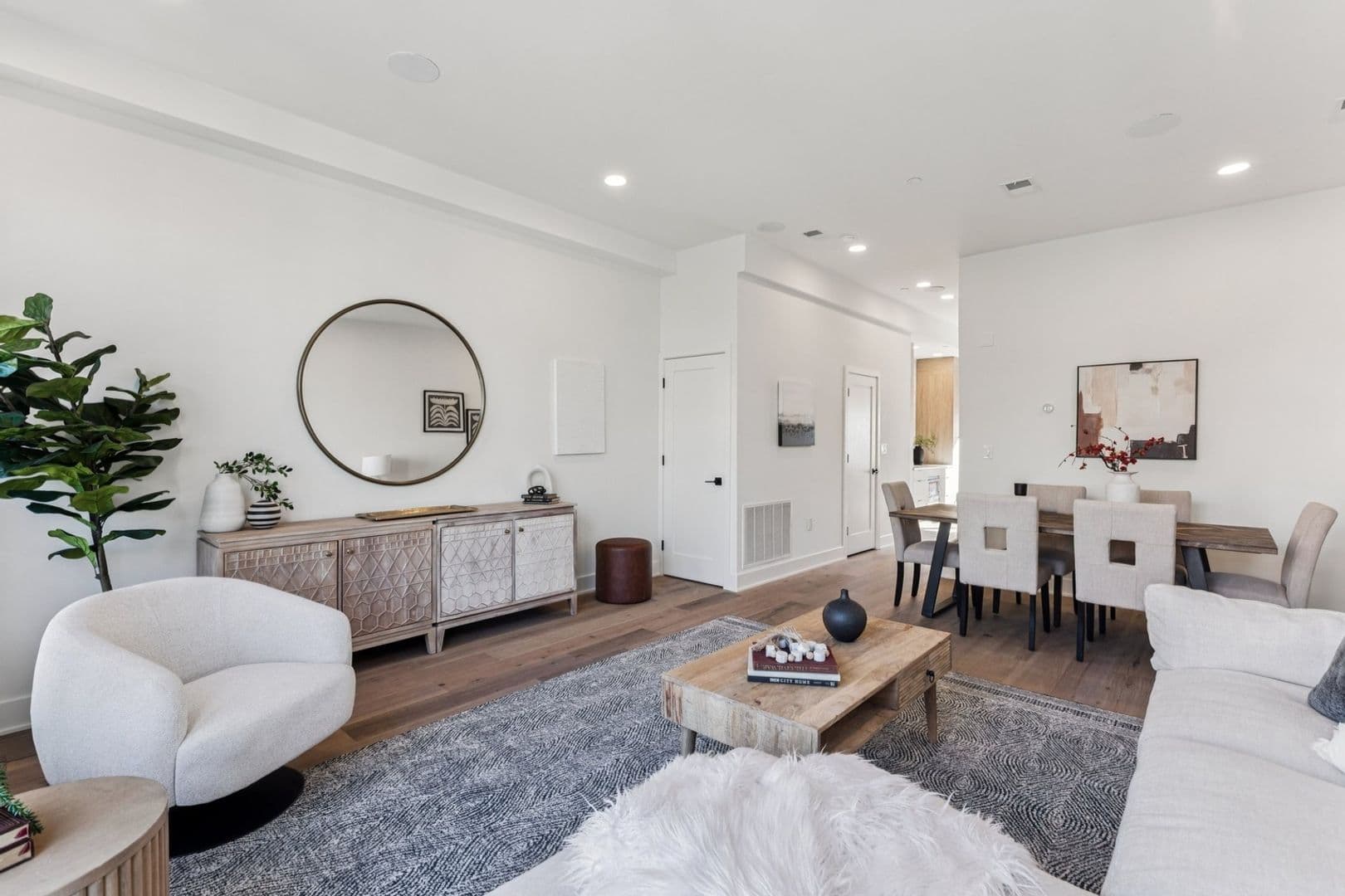 Philadelphia House: 739 N Capitol St