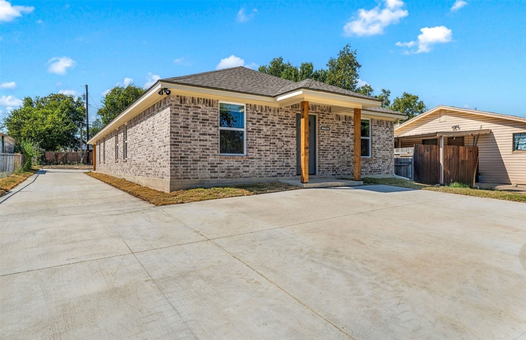 Waco Townhome: 1716 N 12th St