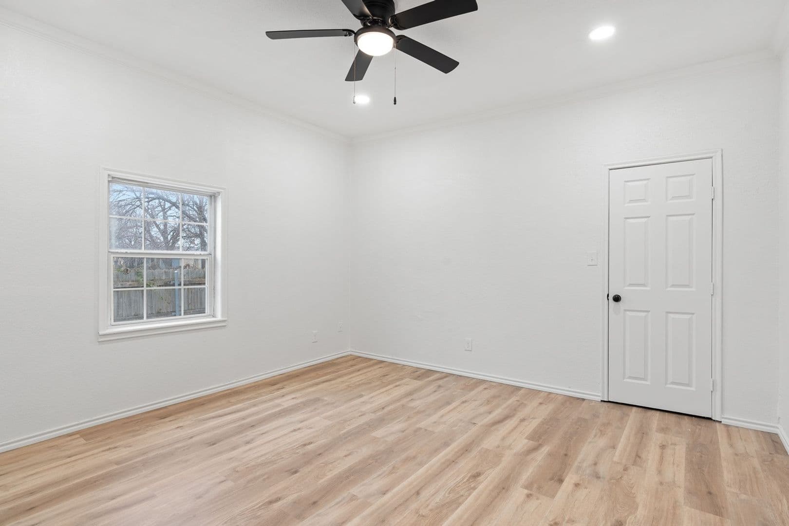 Fort Worth House: 1032 E Tucker St