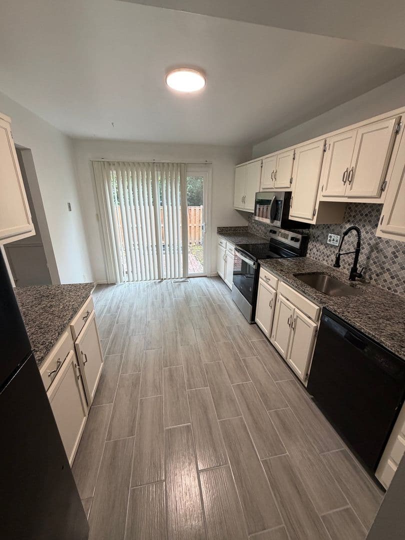 Montgomery Village Townhome: 9200 Weathervane Pl