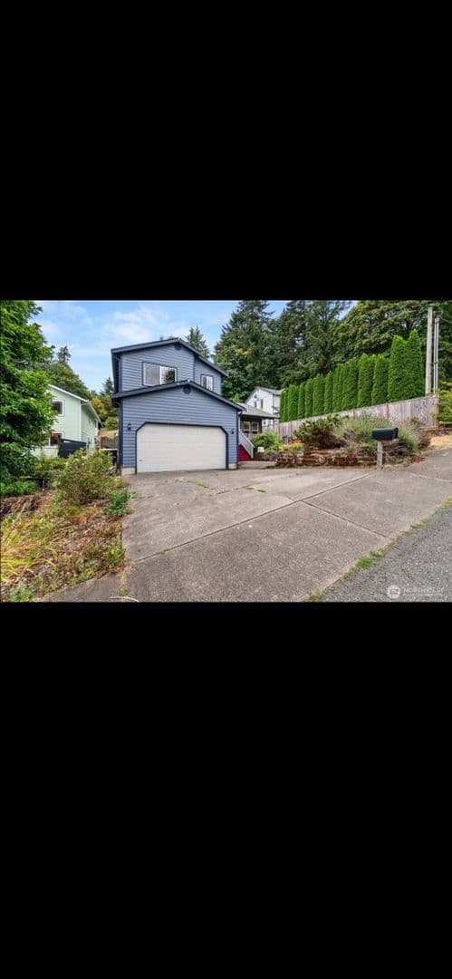Olympia House: 627 Bates St SW