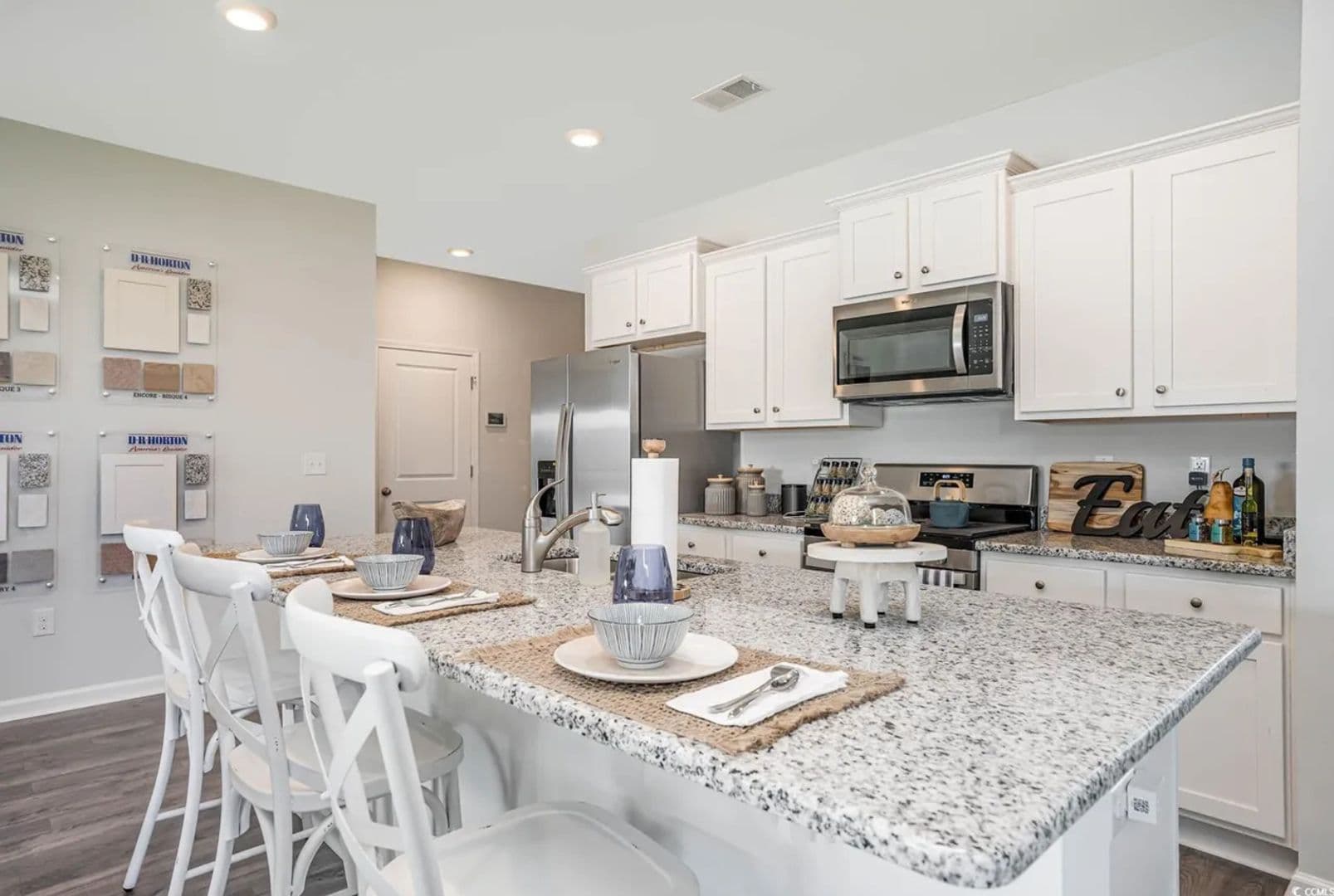 Little River House: 651 Wallace Dr