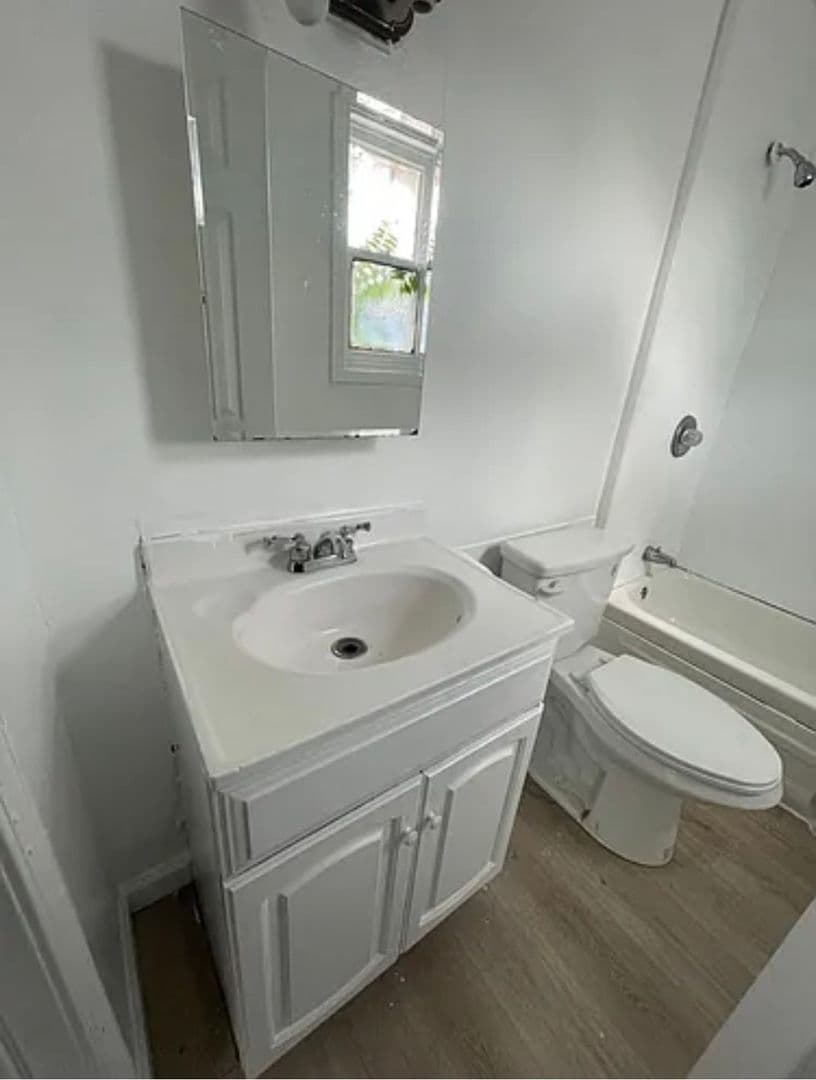 Buffalo Townhome: 327 Hampshire St