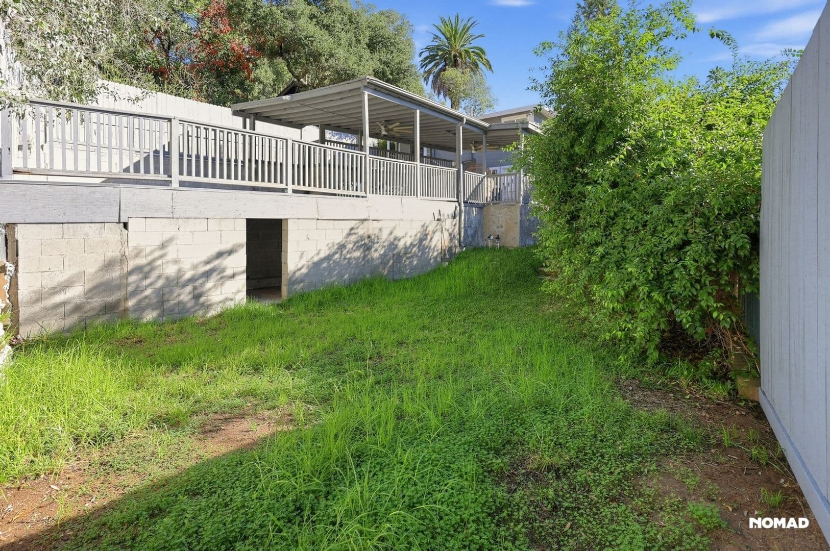 Los Angeles House: 4875 Wicopee Ave