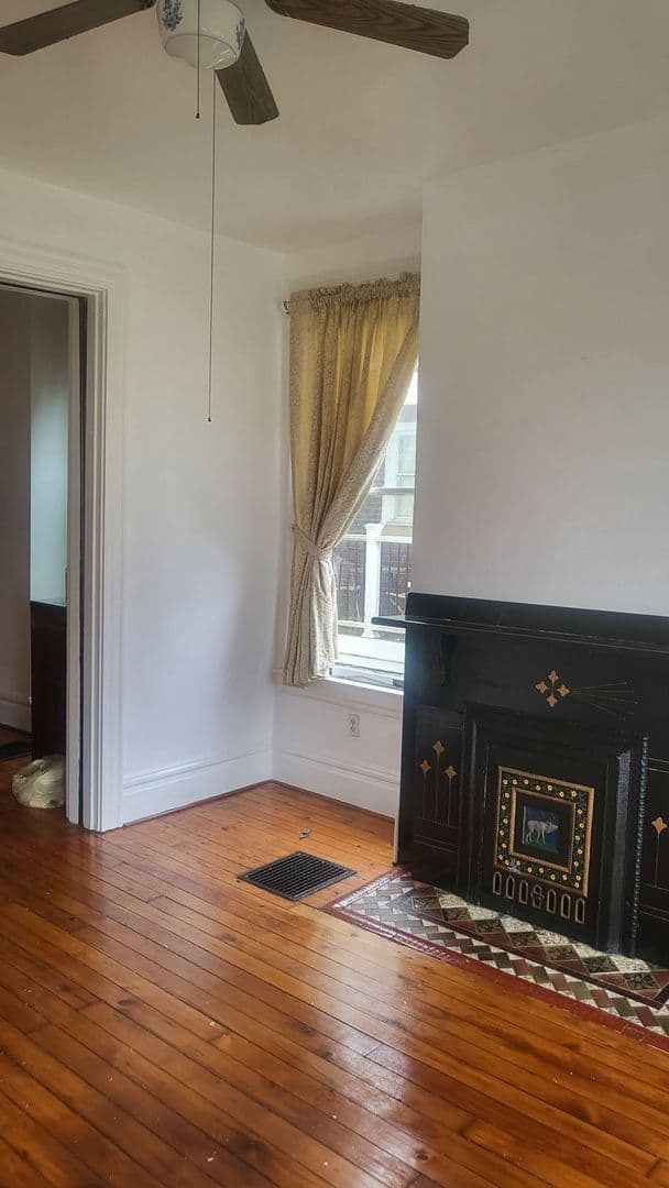 East Mc Keesport Townhome: 1130 Broadway Ave