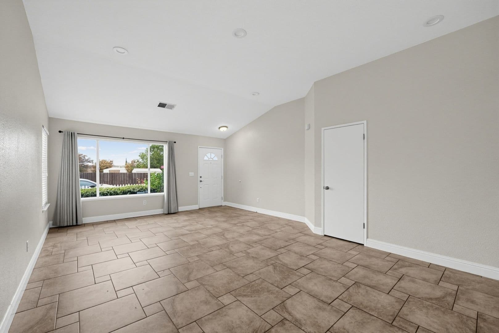 Oakley House: 1713 Fairhaven Ct