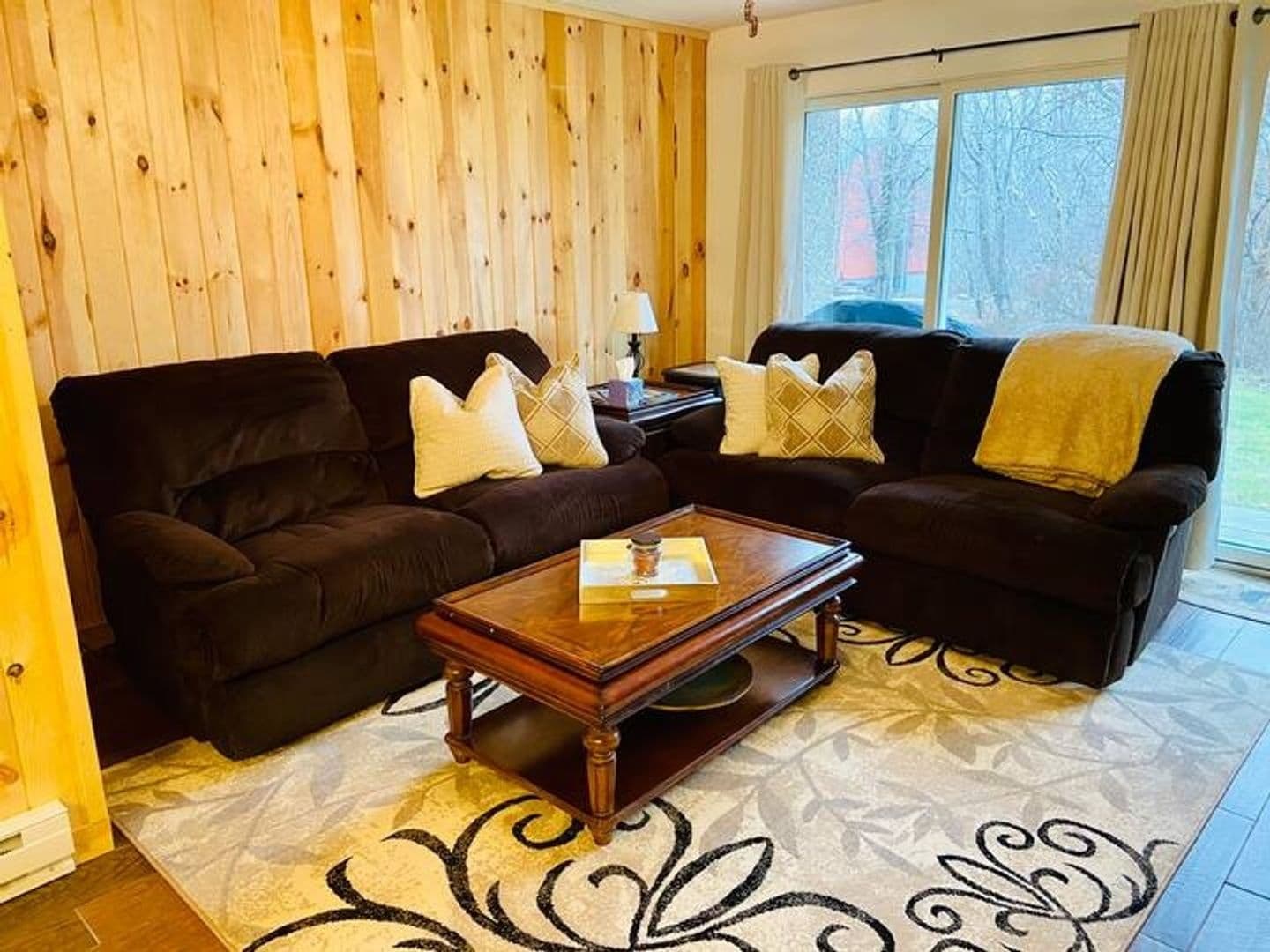 Hunter Townhome: 65 Scribner Hollow Rd