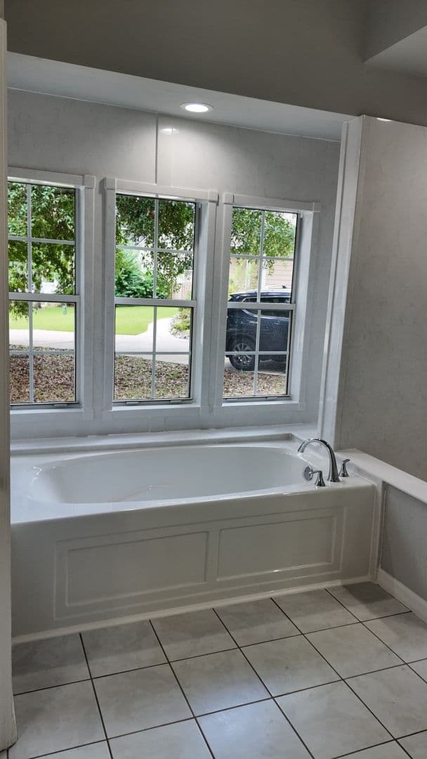 Gainesville House: 11444 NW 18th Ln