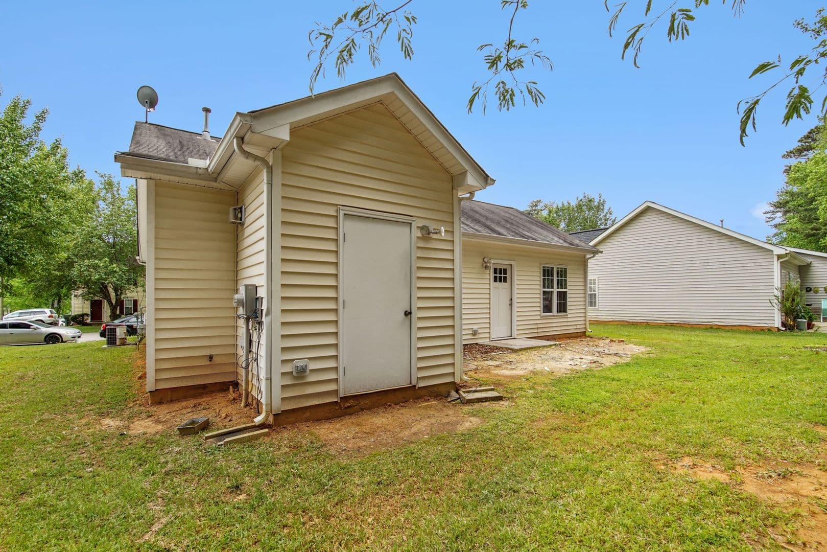Raleigh House: 1117 Aaron Dr