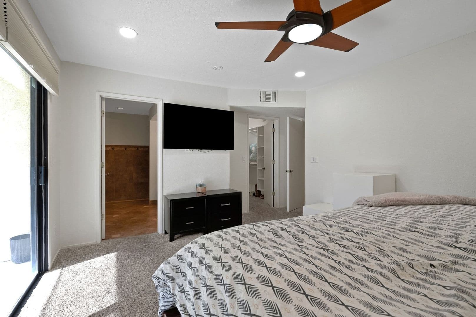Bakersfield Townhome: 14500 Las Palmas Dr