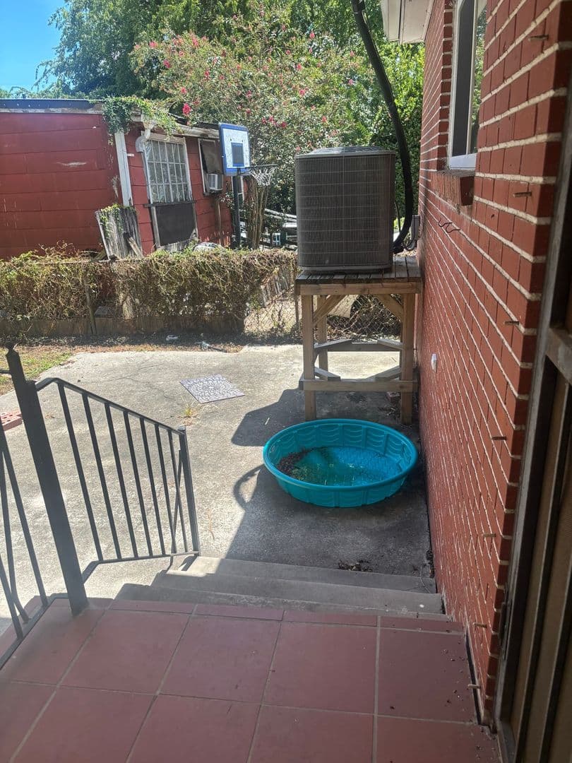 New Orleans House: 1735 Feliciana St
