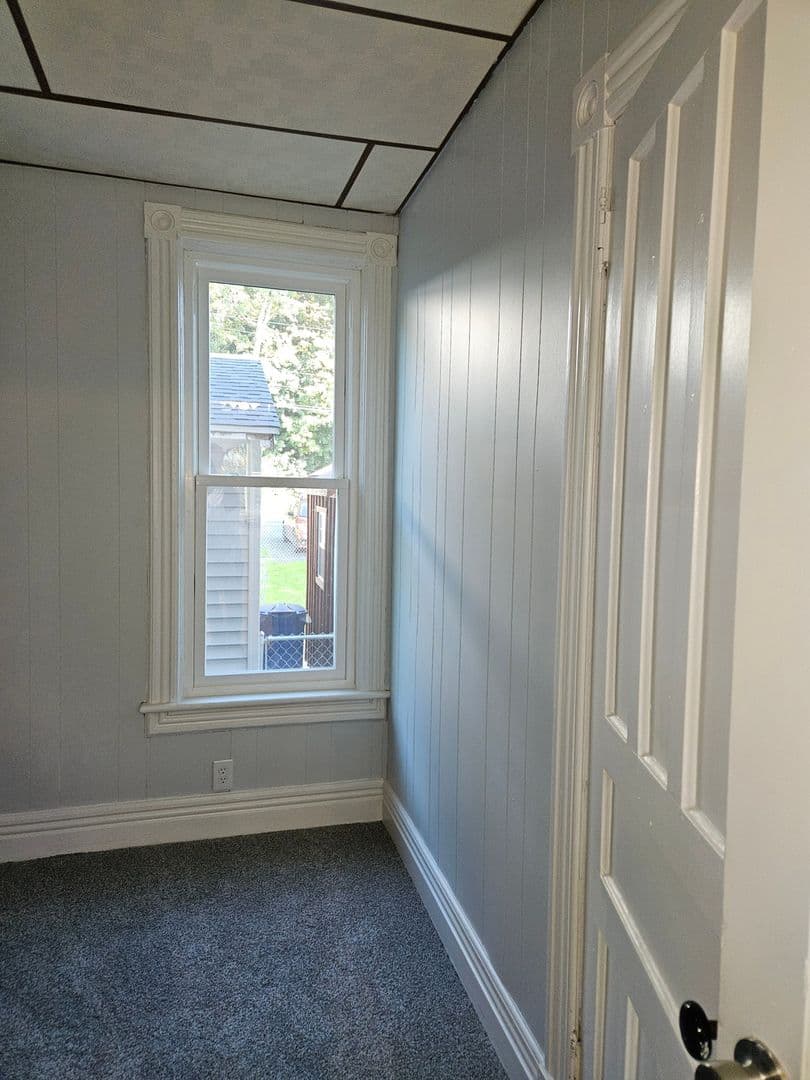 Amsterdam Townhome: 43 1st St