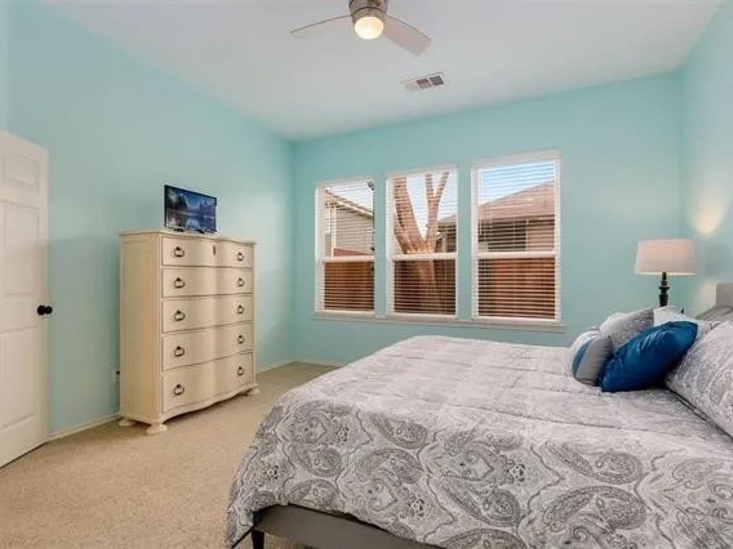 Fort Worth House: 4129 Broken Bend Blvd