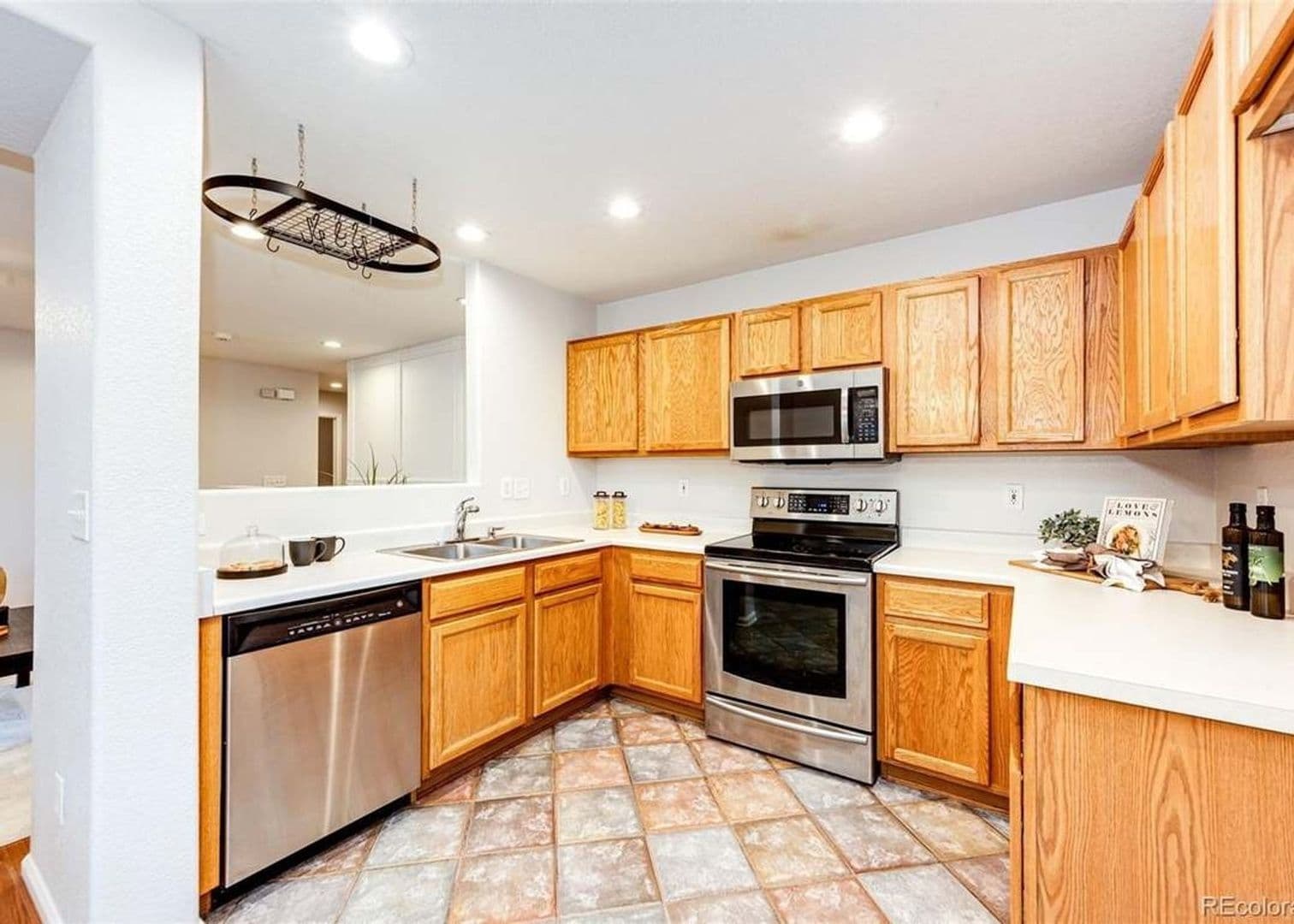 Englewood House: 16475 E Phillips Pl