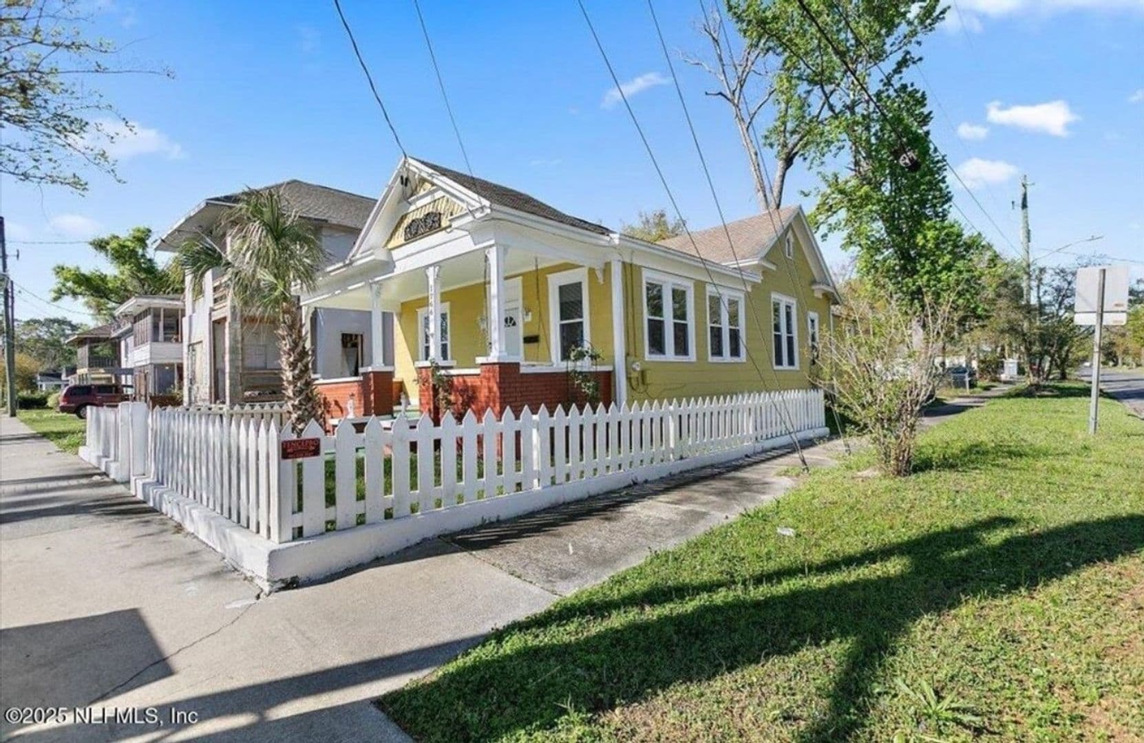 Jacksonville House: 1766 N Myrtle Ave